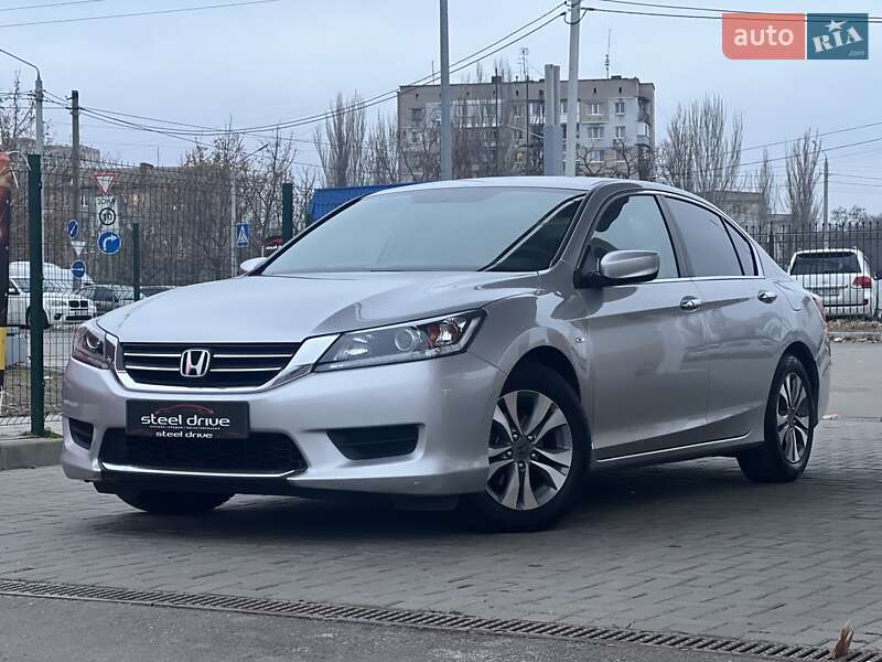 Седан Honda Accord 2014 в 