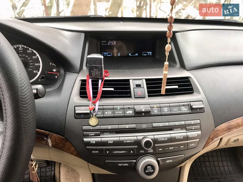 Седан Honda Accord 2010 в Львове