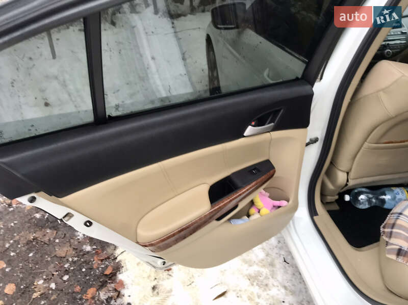 Седан Honda Accord 2010 в Львове