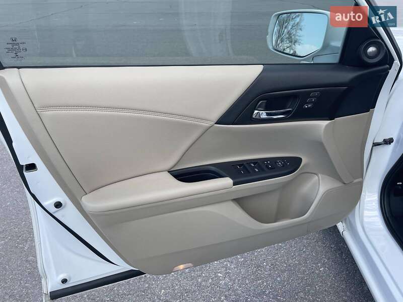 Седан Honda Accord 2015 в Дніпрі