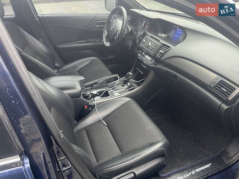 Седан Honda Accord 2016 в Львові