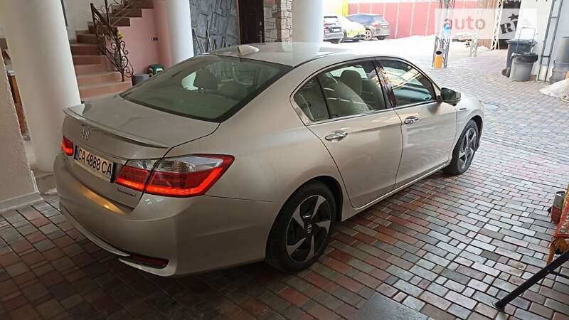 Седан Honda Accord 2014 в Умані