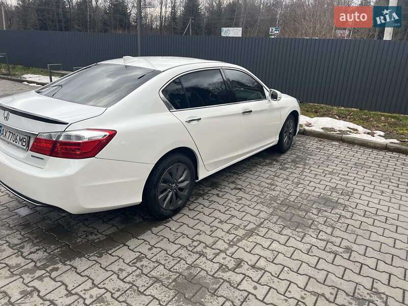 Седан Honda Accord 2014 в Львове