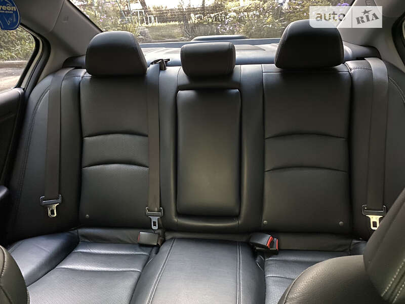 Седан Honda Accord 2015 в Луцке