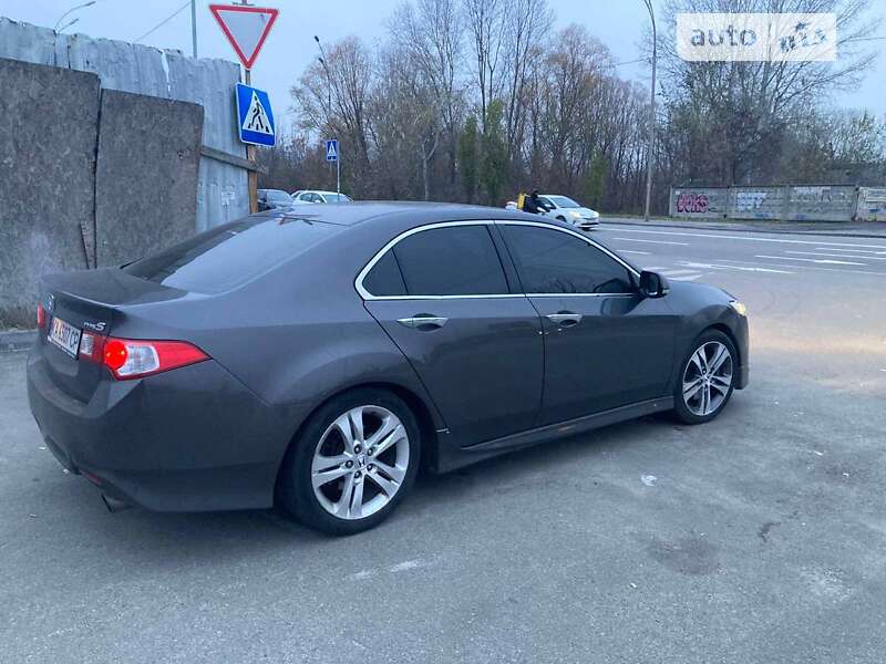 Седан Honda Accord 2010 в Києві