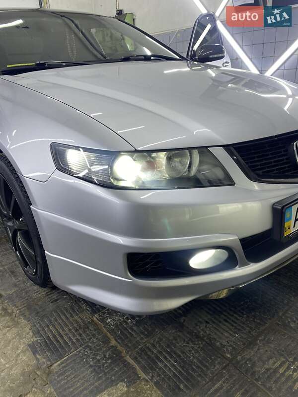 Седан Honda Accord 2004 в Киеве