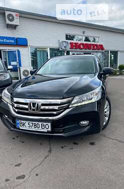Седан Honda Accord 2015 в Ровно