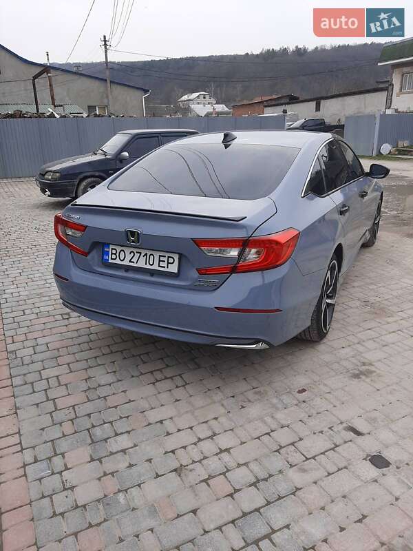 Седан Honda Accord 2022 в Чорткові