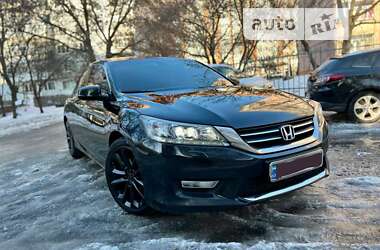 Седан Honda Accord 2013 в Киеве