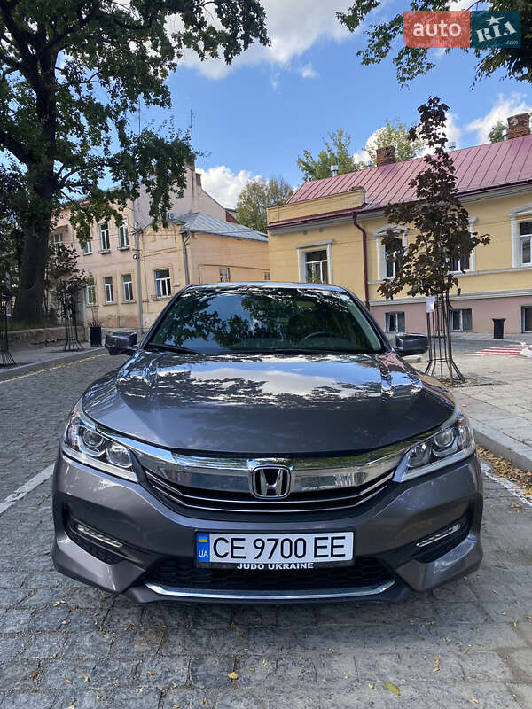 Седан Honda Accord 2017 в Чернівцях