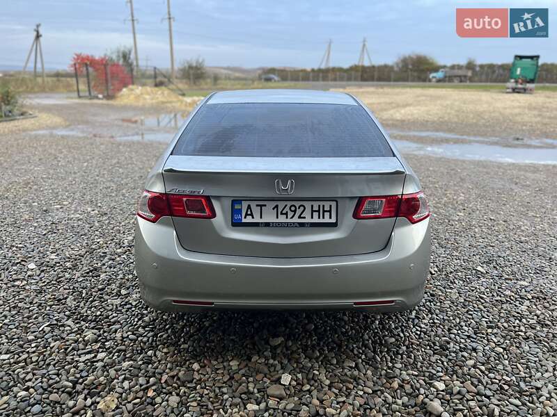 Седан Honda Accord 2010 в Ивано-Франковске