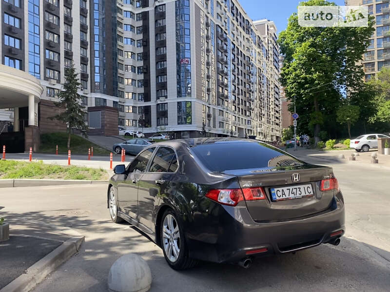 Седан Honda Accord 2010 в Киеве