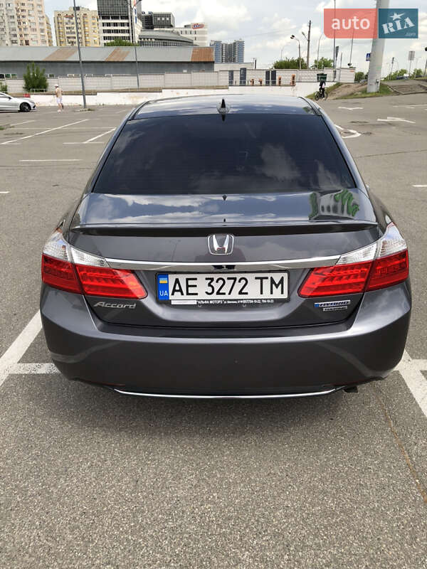 Седан Honda Accord 2014 в Киеве