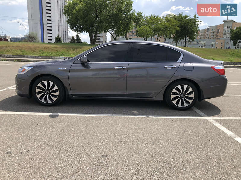 Седан Honda Accord 2014 в Киеве
