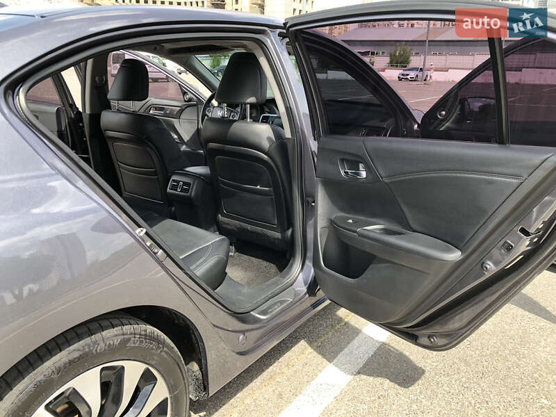 Седан Honda Accord 2014 в Киеве