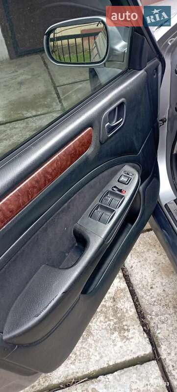 Лифтбек Honda Accord 2001 в Чопе