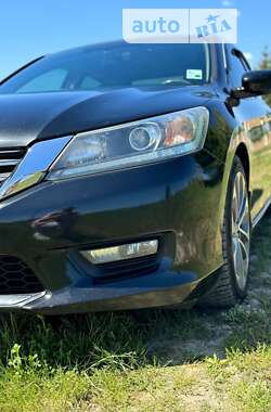 Седан Honda Accord 2013 в Києві