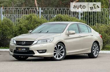 Седан Honda Accord 2013 в Киеве