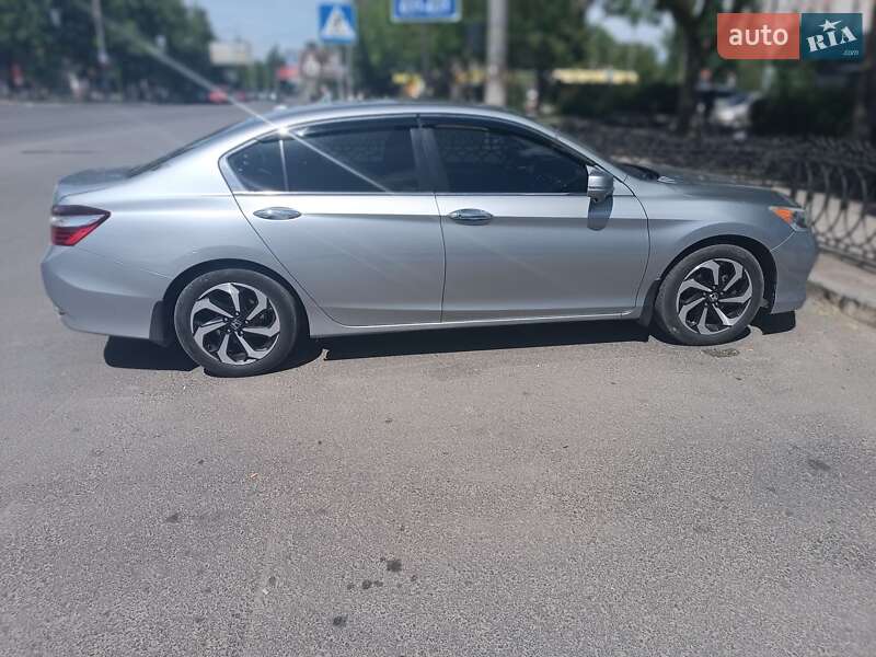 Седан Honda Accord 2016 в Николаеве