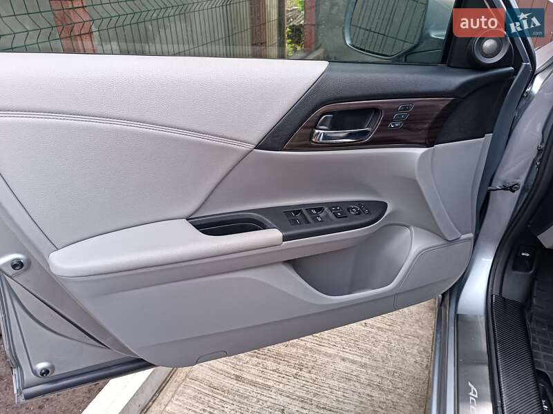 Седан Honda Accord 2016 в Николаеве