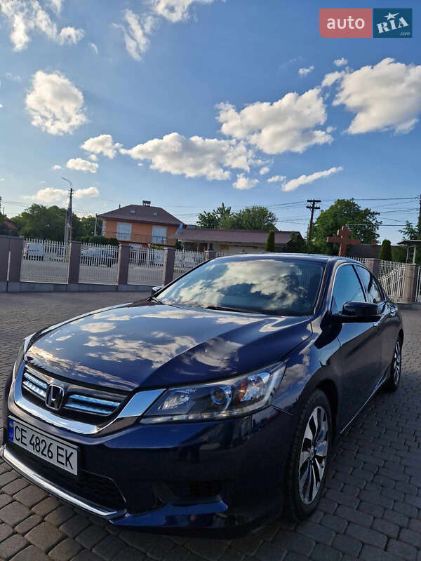 Седан Honda Accord 2014 в Чернівцях
