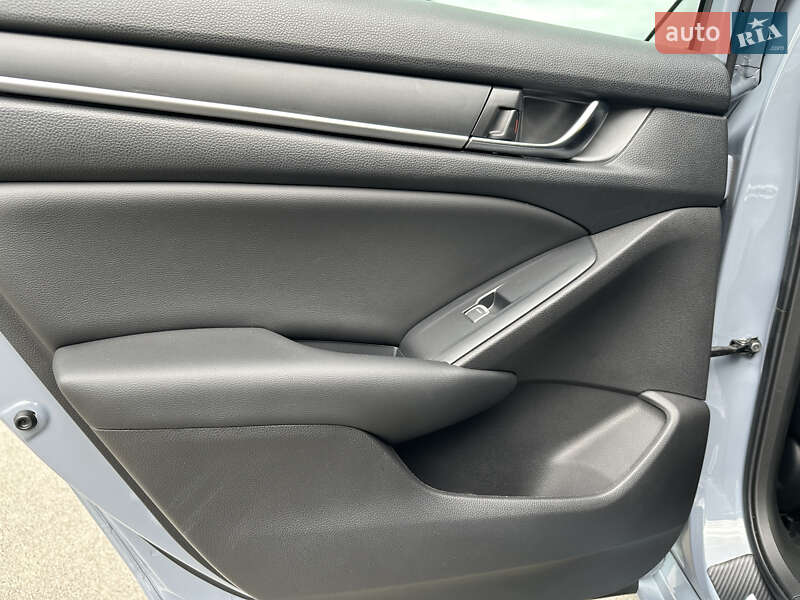 Седан Honda Accord 2022 в Киеве