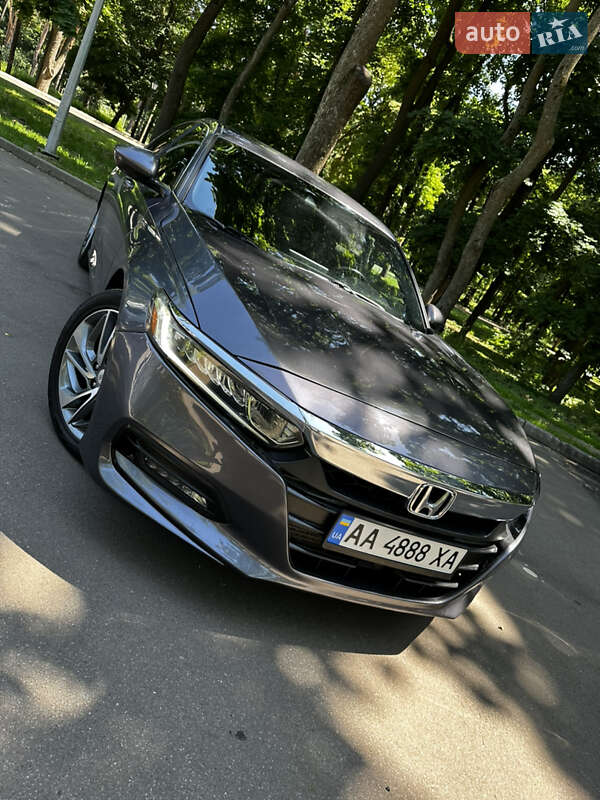 Седан Honda Accord 2018 в 