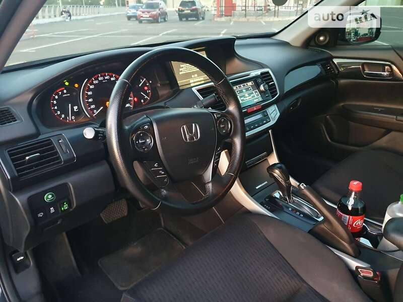 Седан Honda Accord 2013 в Киеве