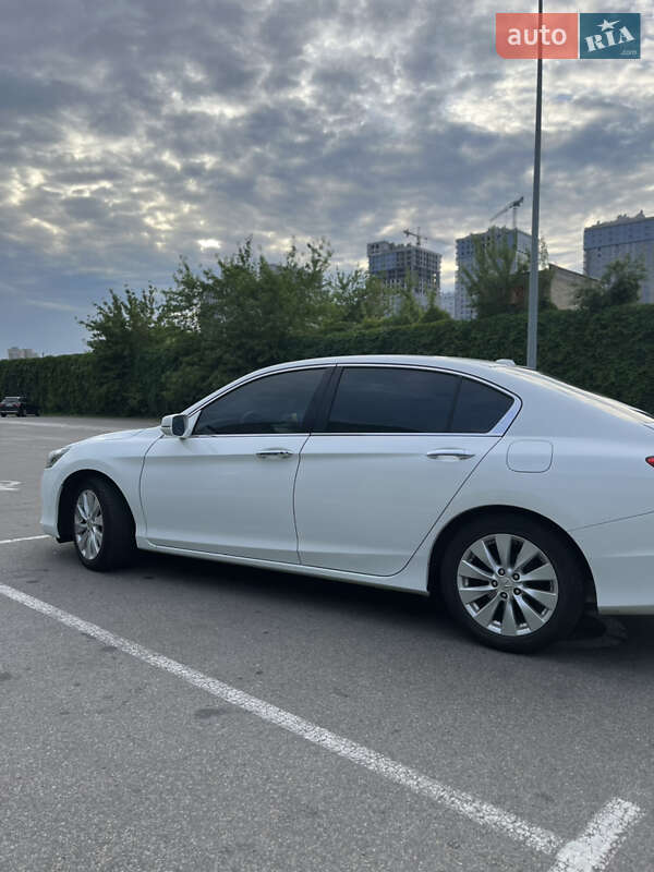 Седан Honda Accord 2015 в Киеве