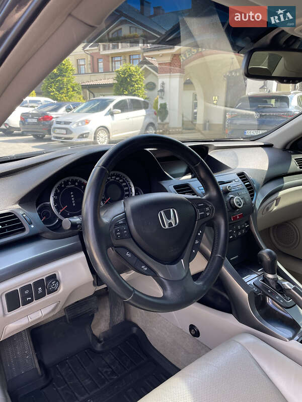 Седан Honda Accord 2012 в Львове