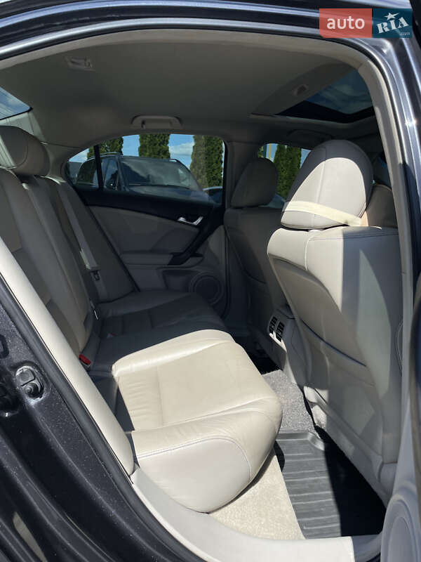 Седан Honda Accord 2012 в Львове