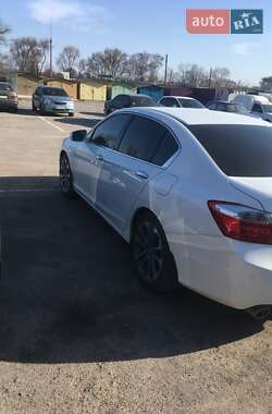 Седан Honda Accord 2013 в 