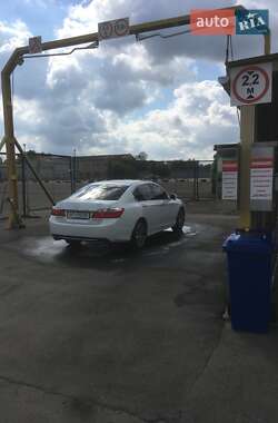 Седан Honda Accord 2013 в 