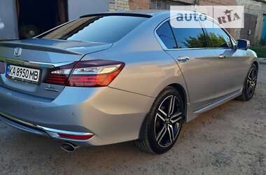 Седан Honda Accord 2016 в Карлівці