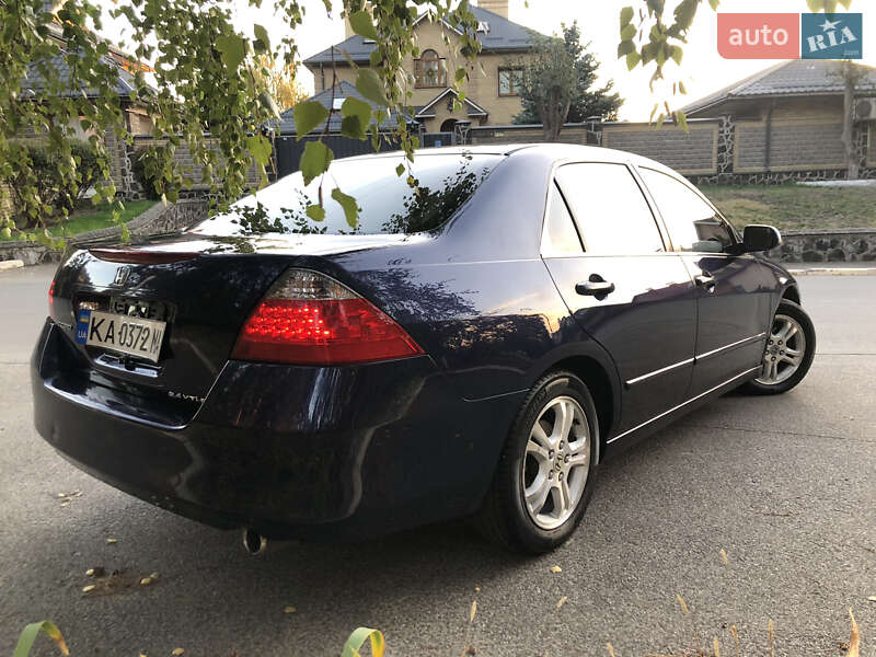 Седан Honda Accord 2006 в Киеве