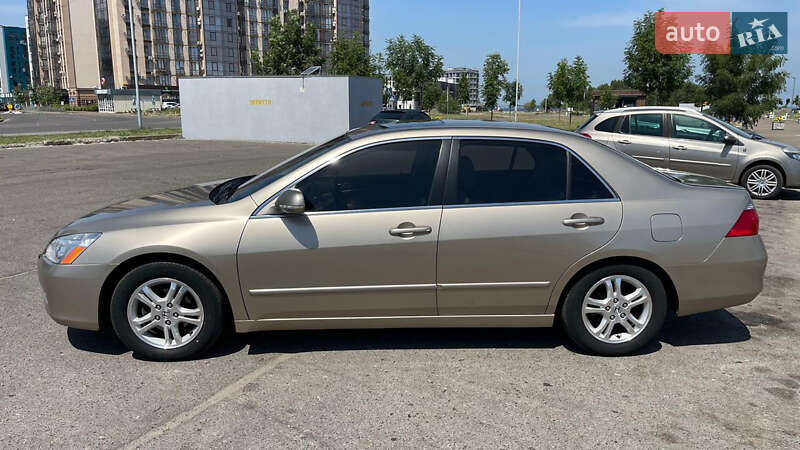 Седан Honda Accord 2006 в Черкасах