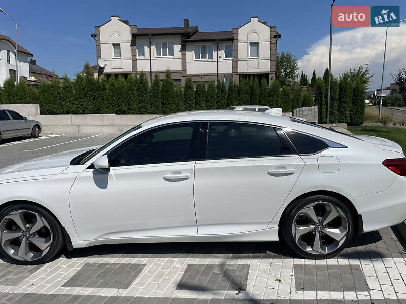 Седан Honda Accord 2018 в Ровно