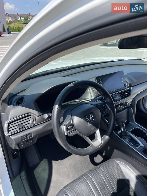 Седан Honda Accord 2018 в Ровно