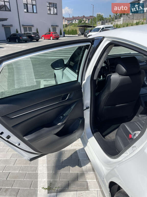 Седан Honda Accord 2018 в Ровно