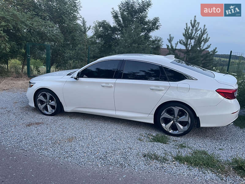 Седан Honda Accord 2018 в Ровно