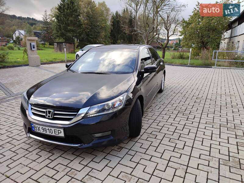 Седан Honda Accord 2015 в Хмельницькому