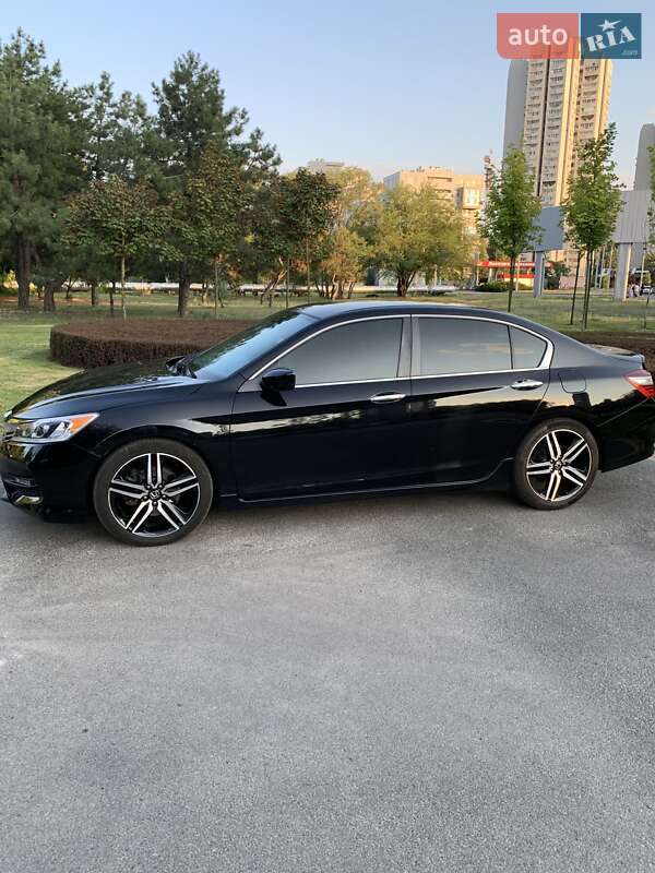 Седан Honda Accord 2016 в Днепре
