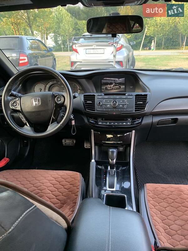 Седан Honda Accord 2016 в Днепре