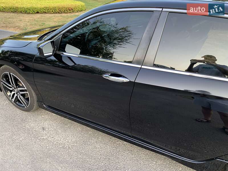 Седан Honda Accord 2016 в Днепре
