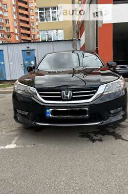 Седан Honda Accord 2013 в Києві