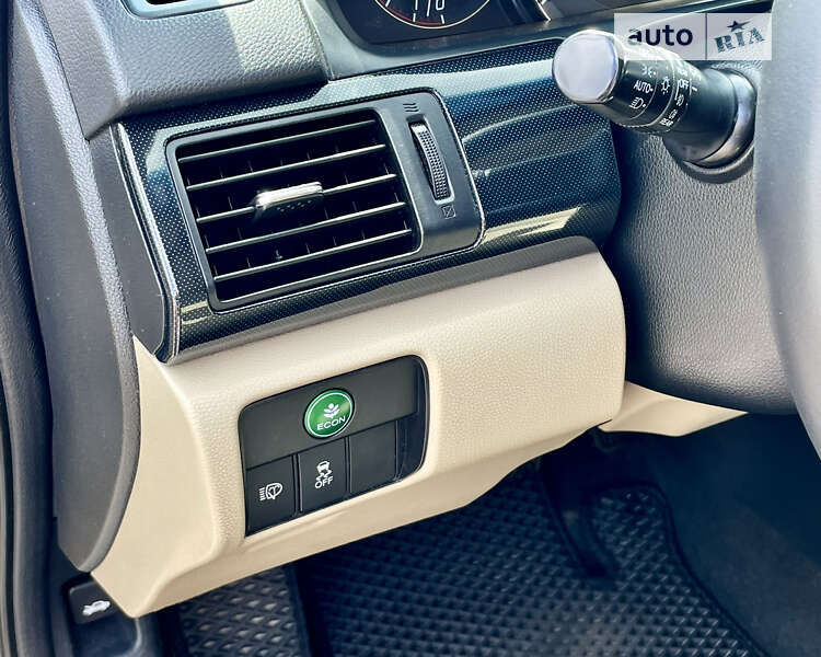 Седан Honda Accord 2013 в Ровно