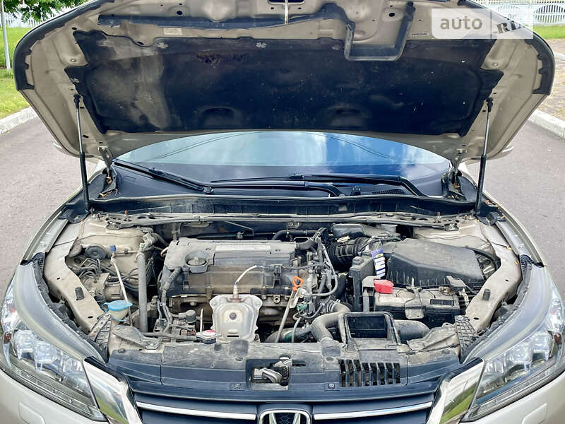 Седан Honda Accord 2013 в Ровно
