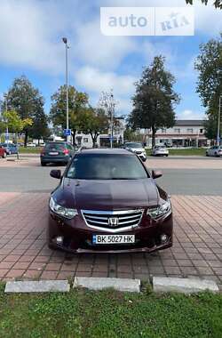 Универсал Honda Accord 2012 в Сарнах