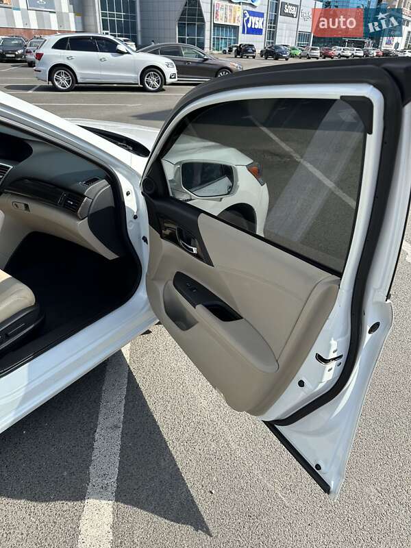 Седан Honda Accord 2016 в Києві