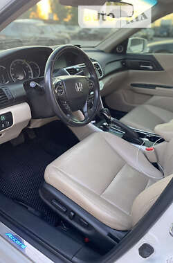 Седан Honda Accord 2012 в 